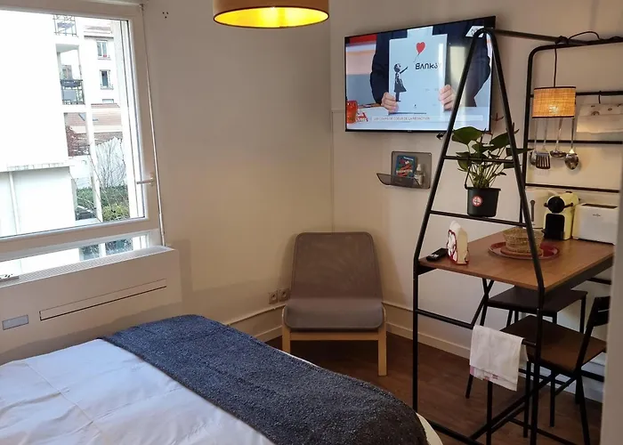 Lyon Montchat Villeurbanne Studio Refait A Neuf Climatisation Et Parking Prive